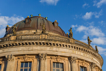 Das Bode-Museum in der Abendsonne auf der Museumsinsel, Berlin © franzeldr