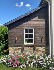 Petit abri d&eacute;pendance ext&eacute;rieure