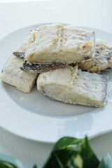 LOMO BACALAO SALADO sobre fondo blanco