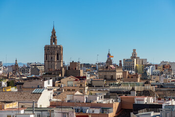 Obraz premium El Micalet and Valencia Old Town Skyline
