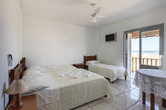 Cozy Beachside Room With Stunning Ocean View at Sunny Resort