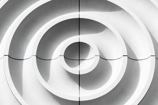 The circle on the wall
