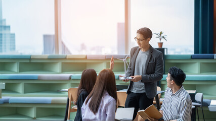 Young entrepreneurs, Gen Z, Young Business, meetings, brainstorming, meeting rooms, office, co-working spaces, young entrepreneurial ideas.