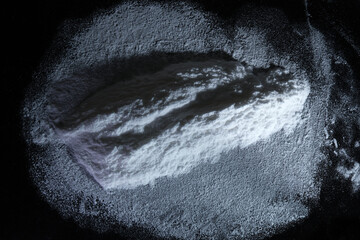 Atomized glucose powder has good dispensability, low freezing point depression, a neutral taste and good solubility