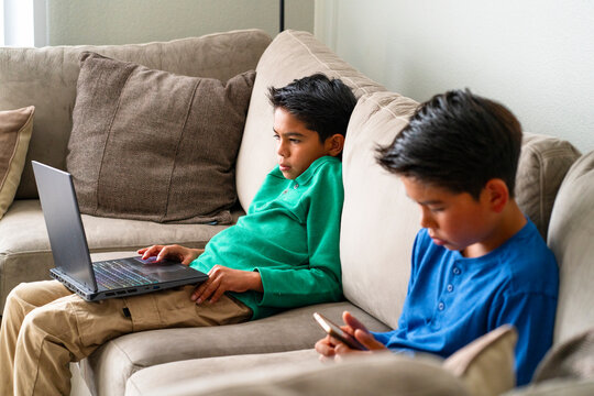 kids using tech devices