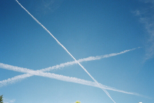 Intersecting Contrails in Clear Sky
