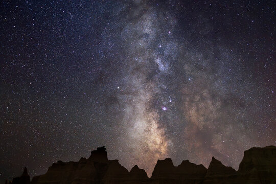 Dust Clouds of the Milky Way