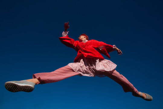 Dance in red and pink 