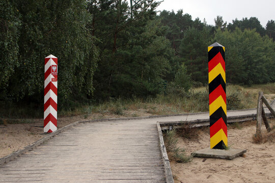polnische und deutsche grenzs&auml;ulen auf usedom
