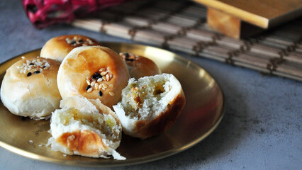 Chinese Traditional pastry Mung Bean Paste Biscuit