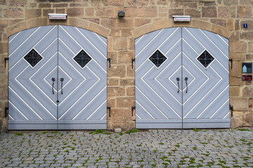 Einfahrtstore zum Feuerwehrhaus, Kronach, Oberfranken, Franken, Bayern, Deutschland, Europa