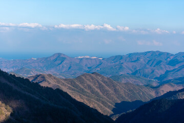 광활하게 펼쳐진 산맥
