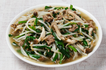 もやしとニラの炒め物