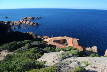 La costa del villaggio di Costa Paradiso