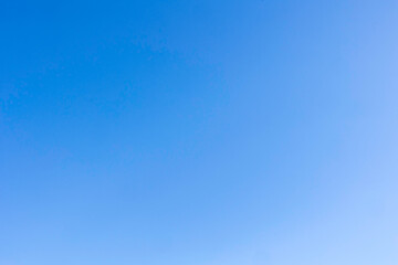 Cielo azul precioso © imageblock