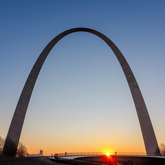 Scenic view of the Gateway Arch at sunrise in St. Louis, Missouri
