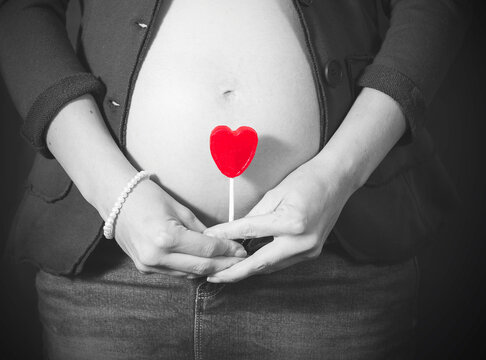 mujer embarazada esperando al amor de su vida embarazo amor bebes