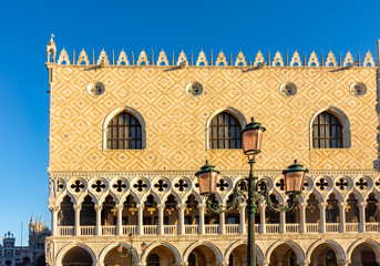 Fototapeta premium Doge's palace (Palazzo Ducale) on St. Mark's square in Venice, Italy