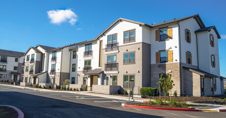 Newly built apartment complex in California © Jaskaran Kooner