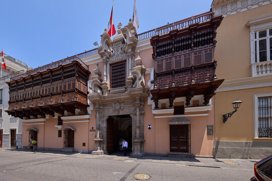 The Crown Jewel of Lime&ntilde;o Baroque Built in 1735 for the Marquis of Torre Tagle, this palace is a magnificent fusion of Spanish Baroque and Moorish (Mudejar) influences. 