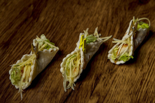 asparagus on wooden background - Powered by Adobe