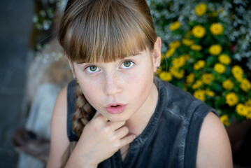 M&auml;dchen, erstaunt