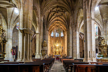 Fototapeta premium Interior of the Church of Santa Maria de la Asuncion y del Manzano in Hondarribia, Spain