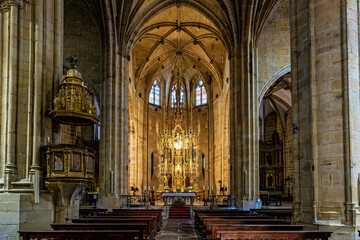 Fototapeta premium Interior of the Church of Santa Maria de la Asuncion y del Manzano in Hondarribia, Spain