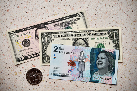 billetes, d&oacute;lar estadounidense, peso colombiano