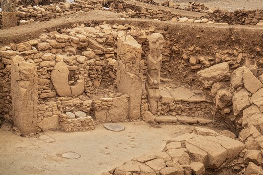 Newly discovered sculptures at Karahan Tepe 