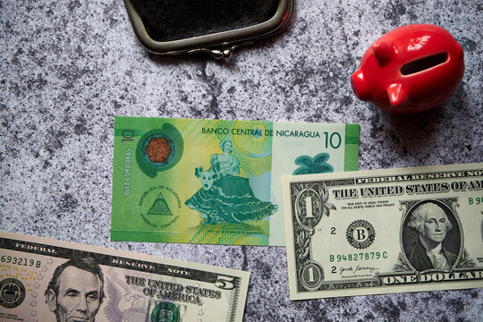 billetes, d&oacute;lar estadounidense, c&oacute;rdoba oro