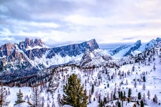 dolomiti panorama invernale, innevato