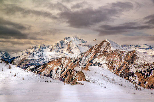 panorama Marmolada Dolomiti inverno