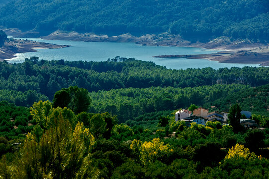 Embalse del Tranco, Valle del Guadalquivir, en el parque natural de Cazorla, Segura y Las Villas.