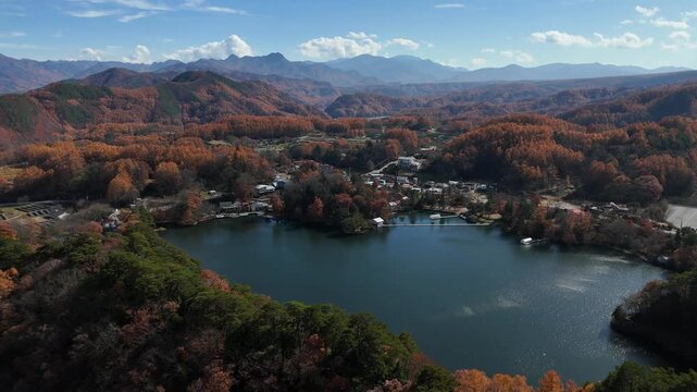 紅葉の松原湖（空撮） - 長野県南佐久郡小海町,日本