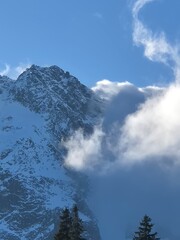 Tatry Wysokie - Polska - górskie szczyty zimą w promieniach słońca © Konrad