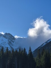 Mnich - Tatry - Polska - szczyt w Tatrach wysokich przy Morskim Oku © Konrad