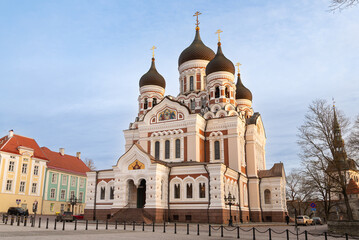 Fototapeta premium Catedral ortodoxa de Tallin al amanecer en diciembre