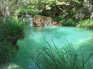 Wanderung zum Polylimnio Wasserfall auf der Peloponnes