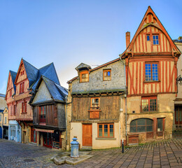 Maisons &agrave; colombage dans la grande rue &agrave; Laval, Mayenne, Pays de Loire