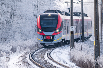  The railway in action. Passenger train. © Tomasz Warszewski