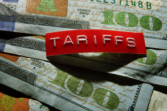 Tariffs label on new US hundred dollar bills