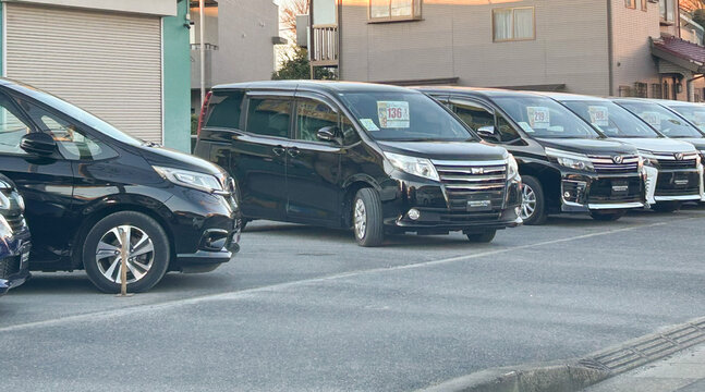 ミニバン専門の中古車販売店（展示場）