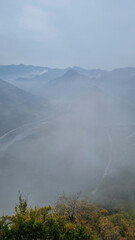 안개 가득한 동강 풍경