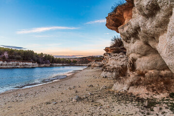 Limestone tufa walls at Laguna Lengua in Lagunas de Ruidera Natural Park, Spain