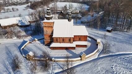 Sądecki Park Etnograficzny, największe muzeum skansenowskie w Małopolsce, prezentujące architekturę drewnianą i tradycyjną kulturę ludową Sądecczyzny. Nowy Sącz, Małopolska, Polska, Europa