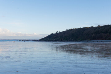 plage des rosaires &agrave; mar&eacute;e basse sur la commune de Pl&eacute;rin, dans la baie de saint brieuc