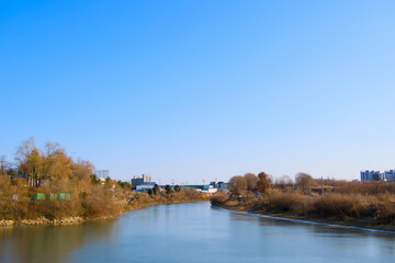 Fototapeta premium A blue sky and a stream of rivers