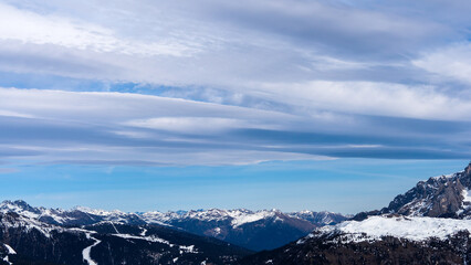 Obraz premium Alpine mountains in Italy during winter season in day light