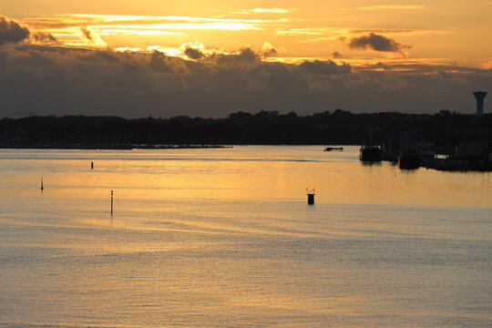 Sunset sur la rade de Lorient (Bretagne, Morbihan, France)